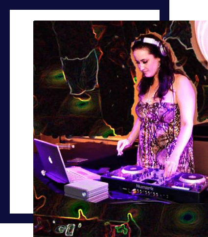 Decorative image of DJ Audioprism behind the turntables